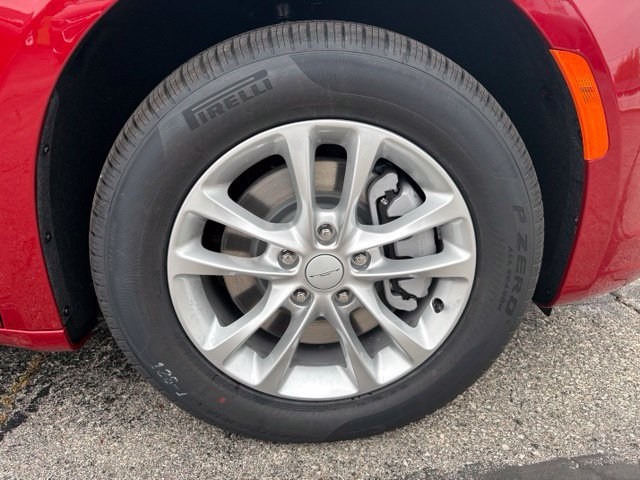 New 2027 Chrysler Pacifica Select AWD/4WD image 20