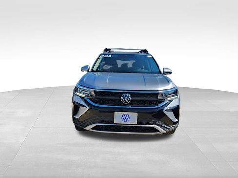 Certified 2024 Volkswagen Taos SE AWD/4WD image 2
