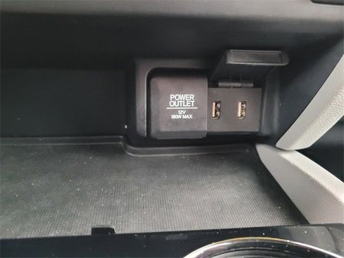 Used 2016 Honda Pilot Touring image 26