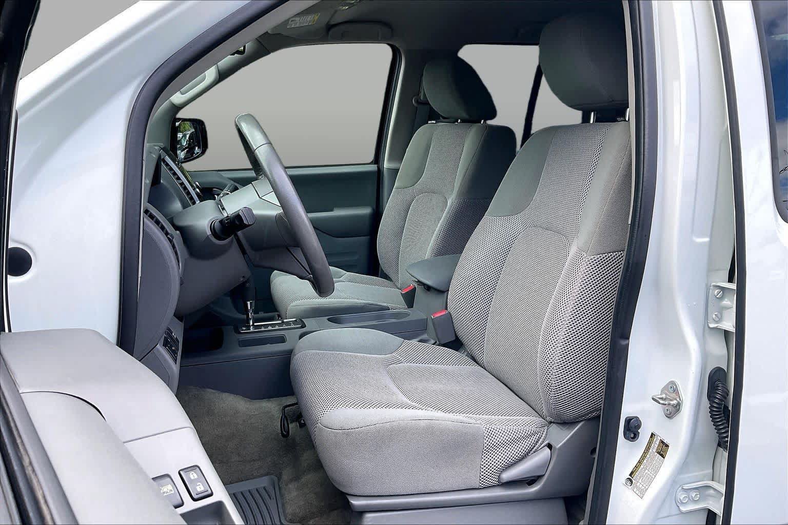 Used 2018 Nissan Frontier SV w/ Value Truck Package RWD image 7