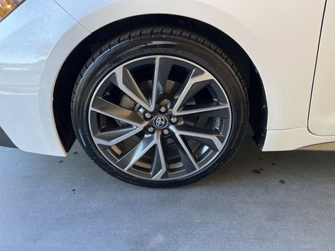 Used 2020 Toyota Corolla SE image 32