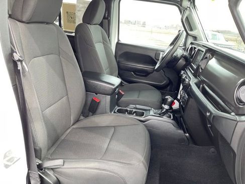 Used 2023 Jeep Gladiator Willys image 34