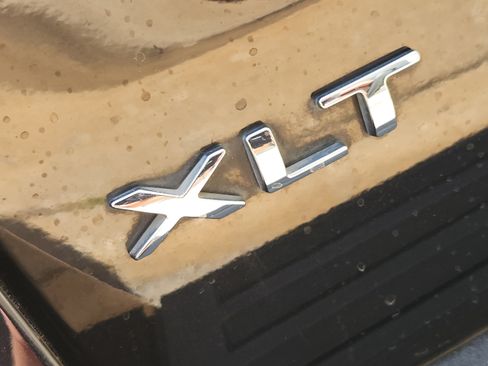 Used 2023 Ford Expedition XLT RWD image 8