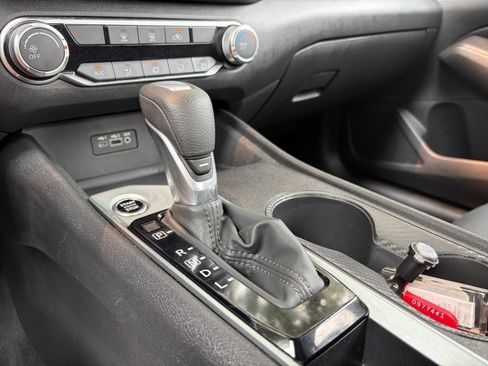 Used 2025 Nissan Altima 2.5 SV FWD image 41