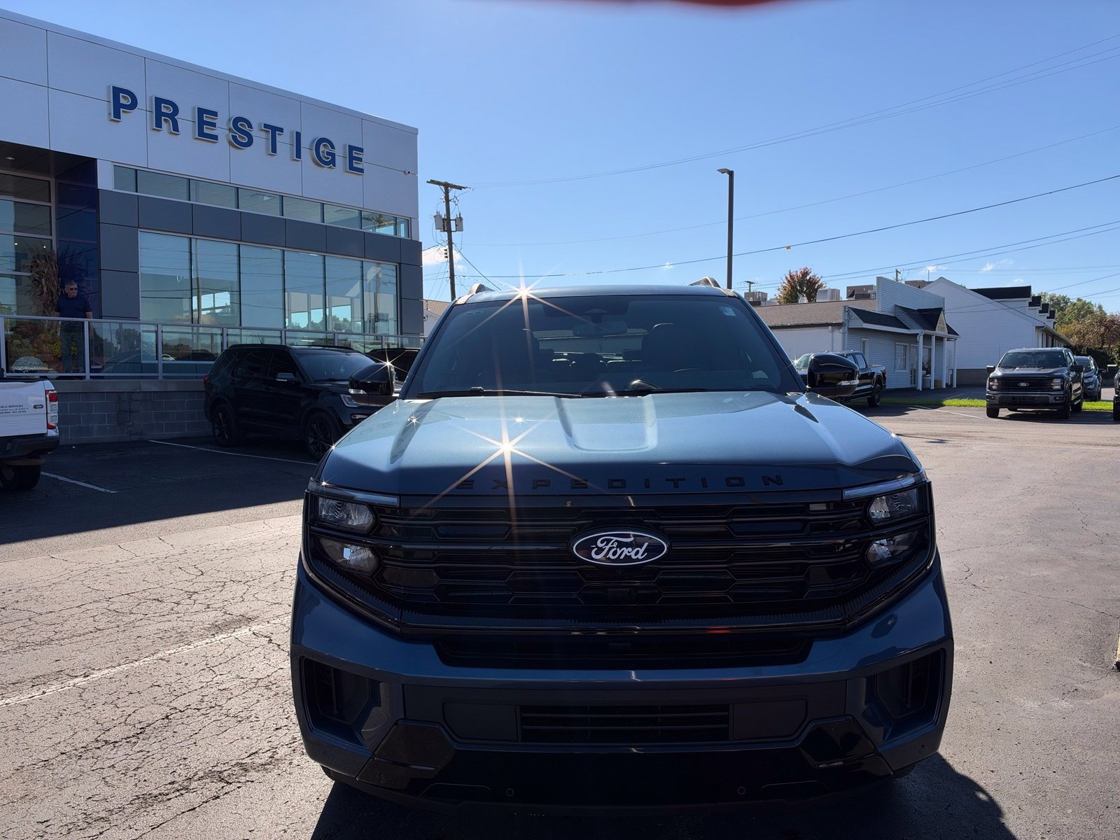 New 2027 Ford Expedition Platinum w/ Stealth Performance Package AWD/4WD image 8