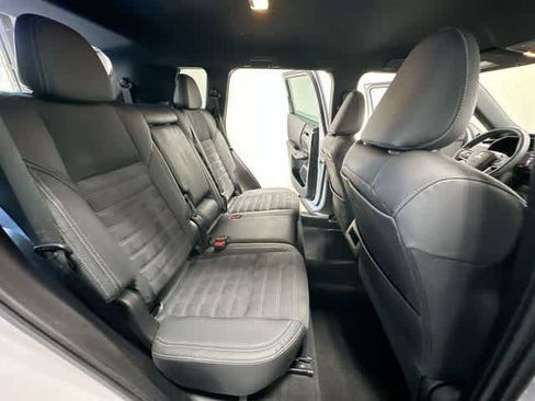 Used 2023 Mitsubishi Outlander SE Black Edition AWD/4WD image 24