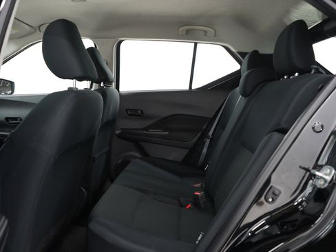 Used 2024 Nissan Kicks S image 16