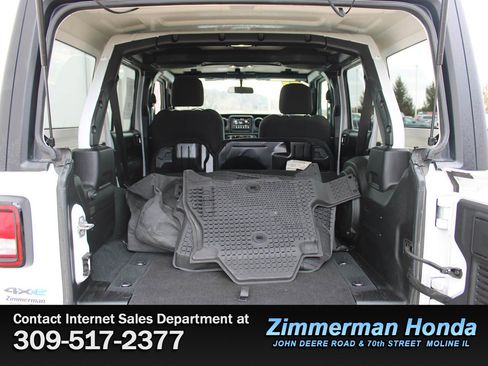 Used 2023 Jeep Wrangler Unlimited w/ Cold Weather Group image 7