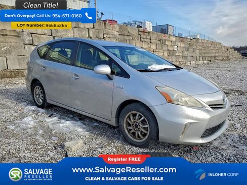Used 2013 Toyota Prius V Two image 5
