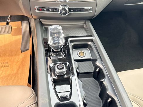 New 2026 Volvo XC60 B5 Plus w/ Climate Package image 24