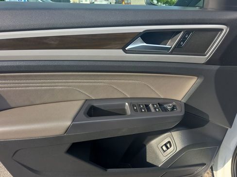 Used 2021 Volkswagen Atlas SE w/ Panoramic Sunroof Package AWD/4WD image 17