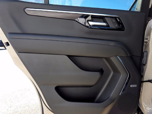 New 2027 Chevrolet Tahoe Z71 w/ Comfort Package AWD/4WD image 14