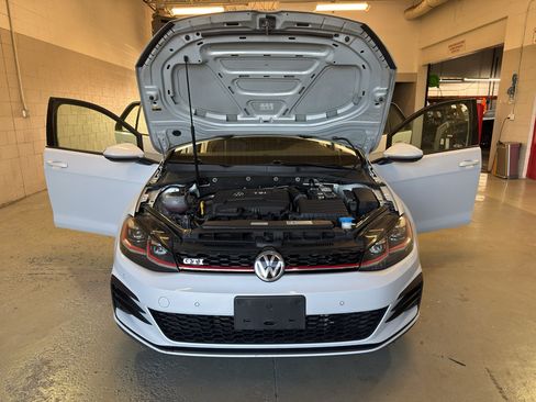 Used 2018 Volkswagen GTI Autobahn FWD image 8