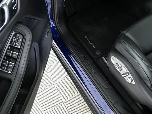 New 2026 Porsche Macan image 8