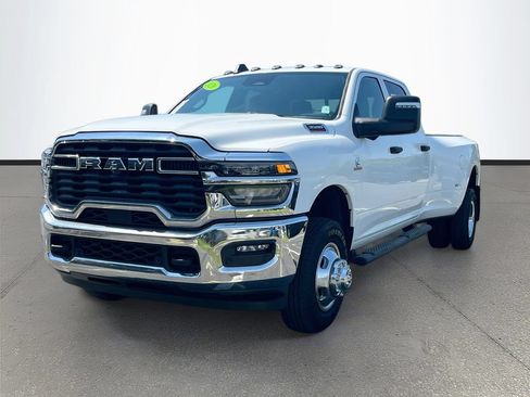 Used 2026 RAM 3500 Tradesman AWD/4WD image 3