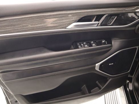 Used 2022 Jeep Wagoneer Series III w/ Premium Group I image 19