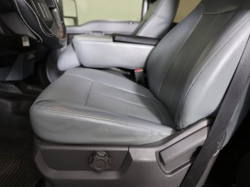 Used 2016 Ford F250 XL w/ Power Equipment Group image 5