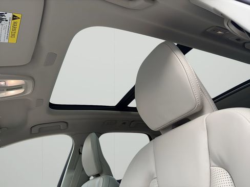 New 2026 Volvo XC60 T8 Ultra w/ Protection Package Premier image 22