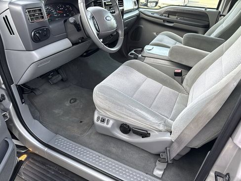 Used 2003 Ford Excursion XLT image 14