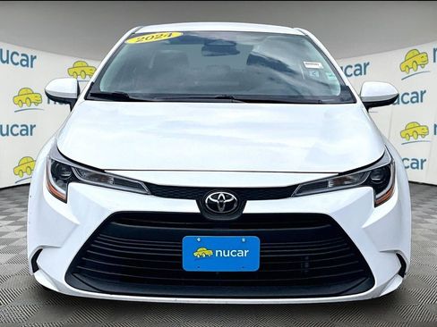 Used 2024 Toyota Corolla LE FWD image 2