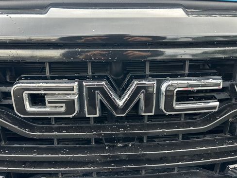 Used 2024 GMC Sierra 1500 AT4 w/ Technology Package AWD/4WD image 34