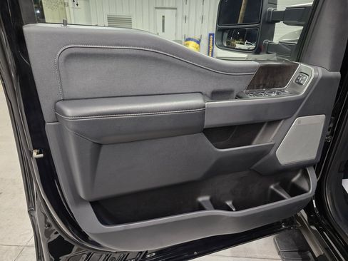 Used 2023 Ford F350 Lariat image 17