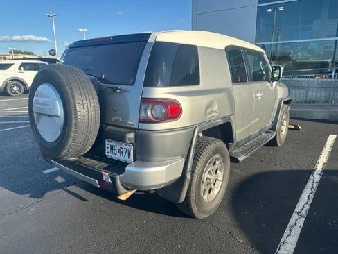 Used 2012 Toyota FJ Cruiser 2WD image 7