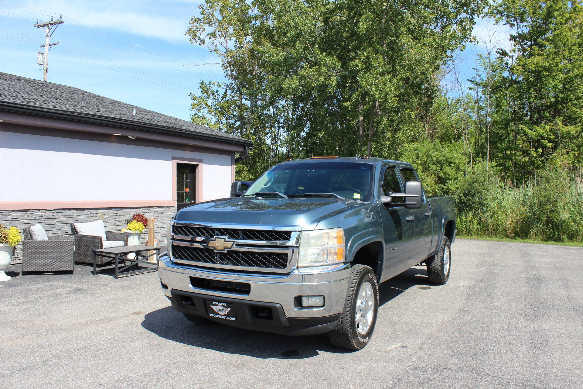 Used 2011 Chevrolet Silverado 2500 LT w/ Interior Plus Package AWD/4WD image 11