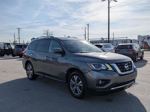 Used 2019 Nissan Pathfinder SV image 7
