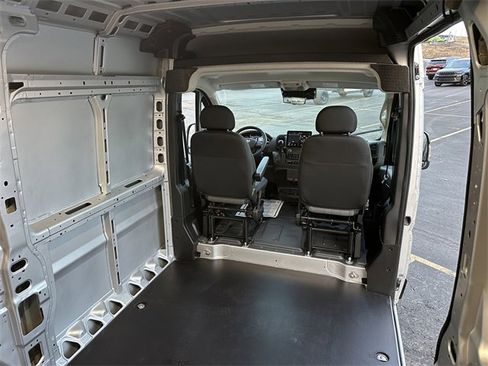 Used 2025 RAM ProMaster 2500 w/ Premium Convenience Group image 18