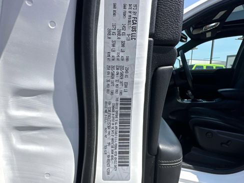 Used 2020 Jeep Grand Cherokee Altitude image 30