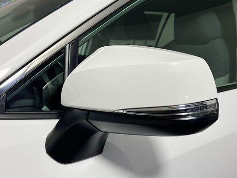 Used 2021 Toyota RAV4 XLE w/ Convenience Package FWD image 12