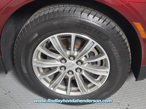 Used 2018 Cadillac XT5 Luxury w/ Driver Awareness Package FWD image 12