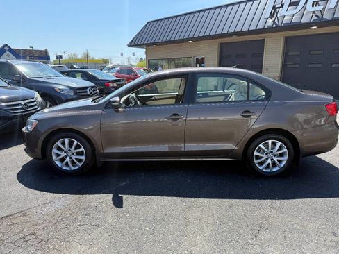 Used 2011 Volkswagen Jetta SE image 8
