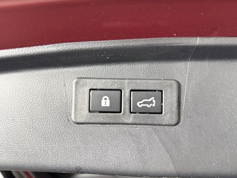 Used 2025 Subaru Outback Premium image 29