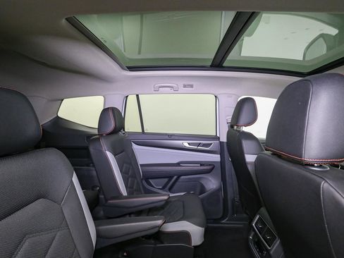 Certified 2025 Volkswagen Atlas Peak Edition SE image 26