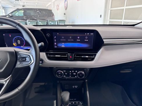 Used 2025 Chevrolet TrailBlazer LT w/ Convenience Package AWD/4WD image 17