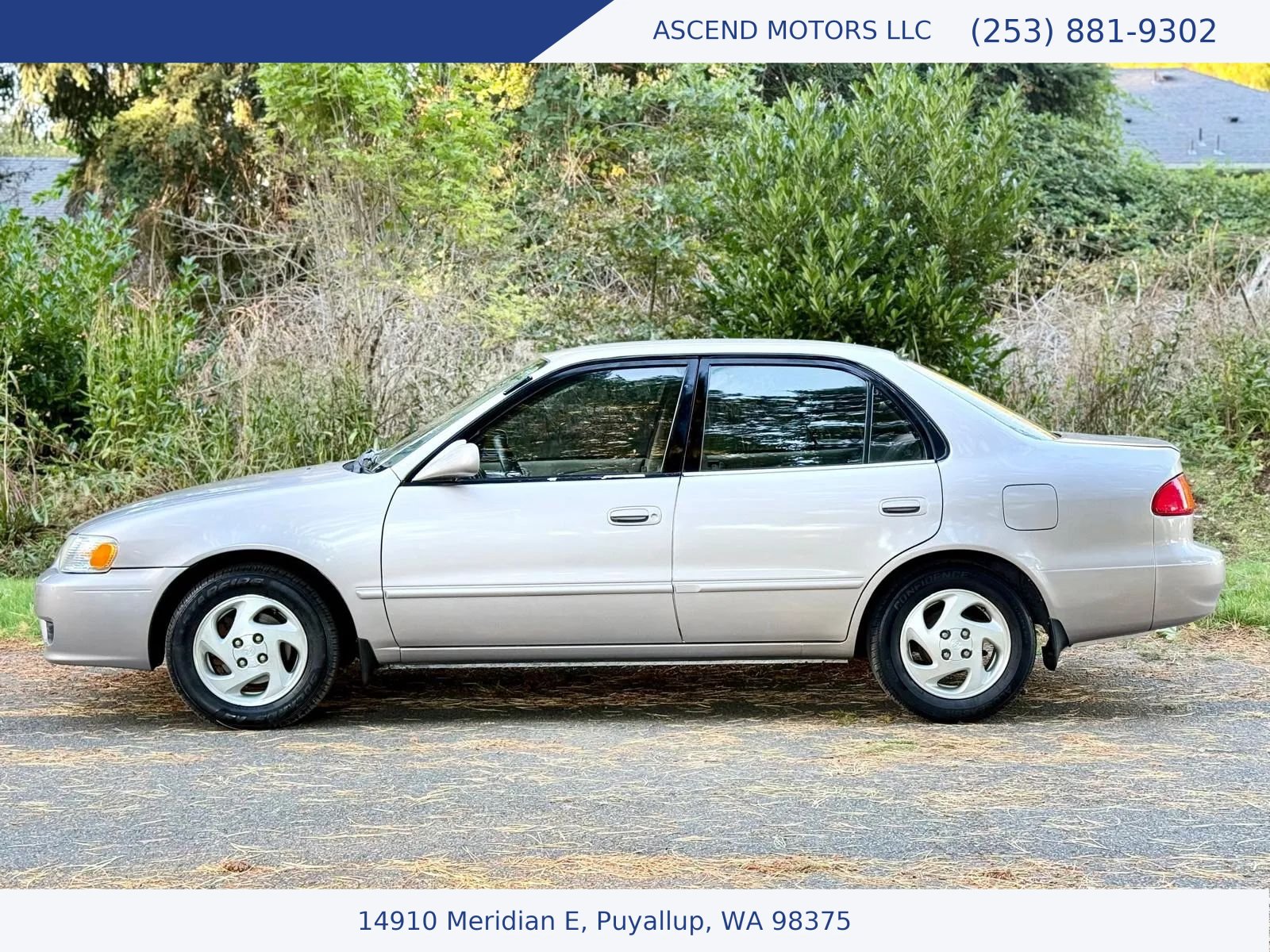 Used 2001 Toyota Corolla LE w/ Extra Value Pkg 2 FWD image 2