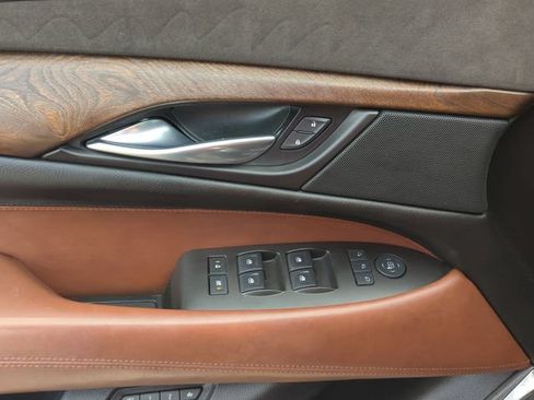 Used 2017 Cadillac Escalade Luxury AWD/4WD image 13