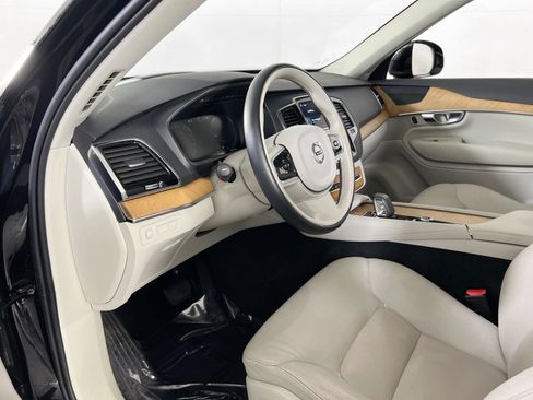 Used 2022 Volvo XC90 T8 Inscription Expression image 9
