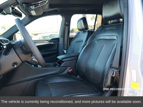 Used 2023 Jeep Grand Cherokee Overland image 17