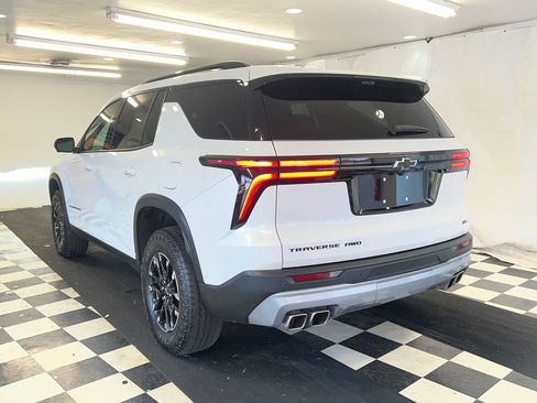 Used 2024 Chevrolet Traverse Z71 w/ Enhanced Driving Package AWD/4WD image 9