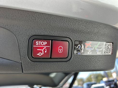 Used 2025 Mercedes-Benz GLE 350 4MATIC image 12