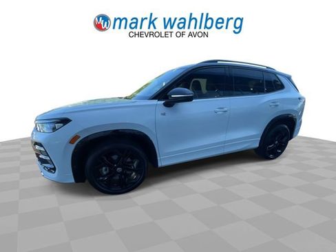 Used 2025 Volkswagen Tiguan SE R-Line AWD/4WD image 4