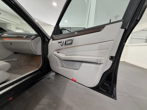 Used 2016 Mercedes-Benz E 350 4MATIC Wagon image 16