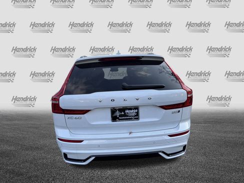 Certified 2025 Volvo XC60 B5 Plus image 9