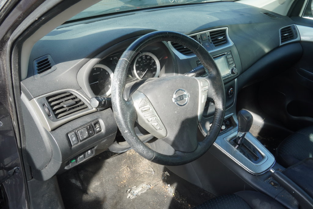 Used 2015 Nissan Sentra SR FWD image 3
