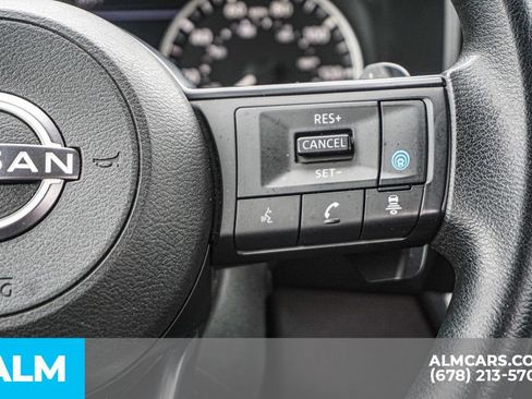 Used 2024 Nissan Rogue SV FWD image 30