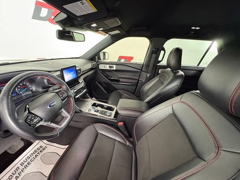 Used 2023 Ford Explorer ST-Line AWD/4WD image 10
