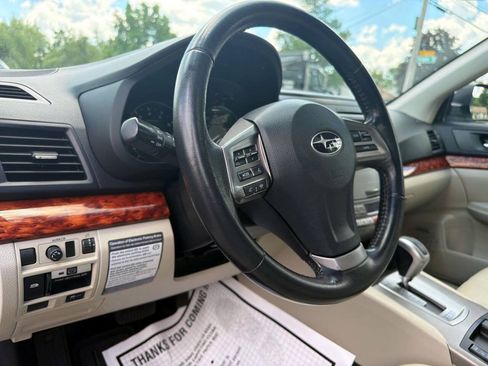 Used 2012 Subaru Outback 2.5i Limited w/ Moonroof Pkg AWD/4WD image 14